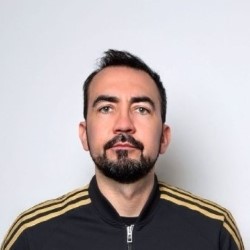 Stephen Carlin: Kapitan Bomba