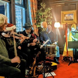 The Whistlebinkies Play Scottish Folk