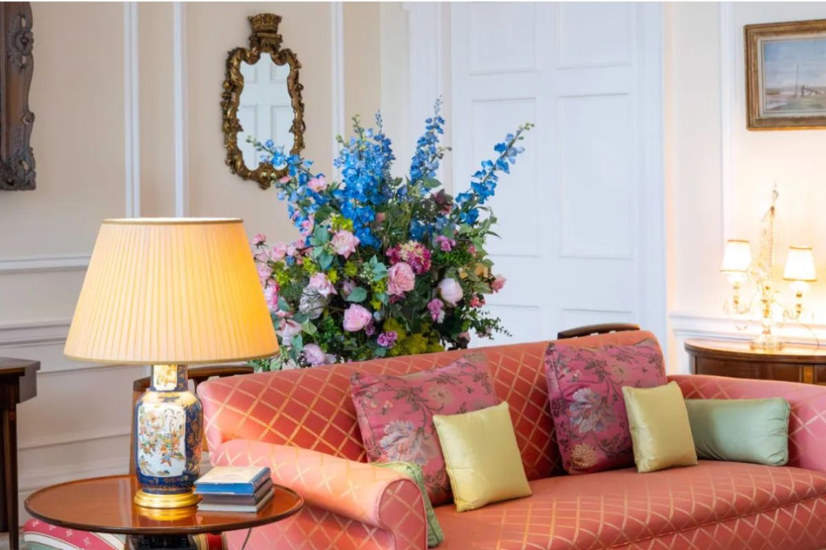 BSL Interpreted Tour – Queen Elizabeth II Apartments Tour * Event cancelled*