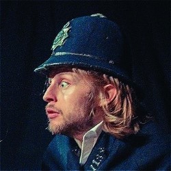 Adventures of the Improvised Sherlock Holmes