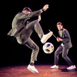 °Up: Violin vs Football – France Showcase