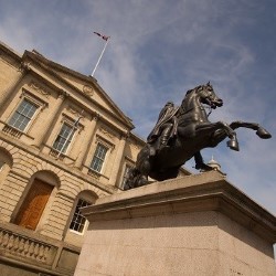Scots on the Move: Railways and Tourism in Victorian Scotland