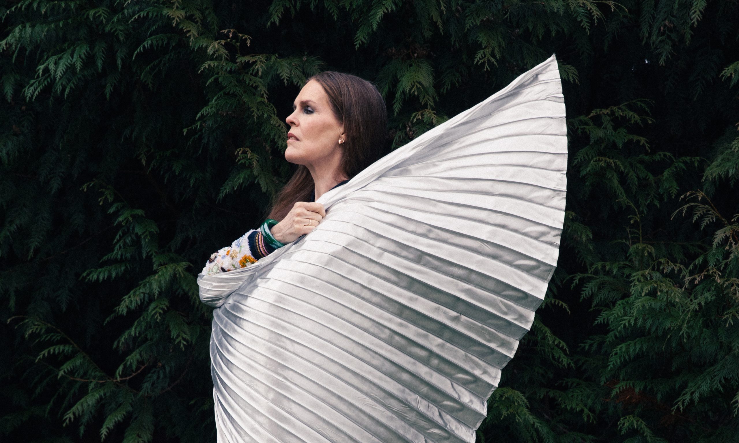 Linder: A kind of glamour about me
