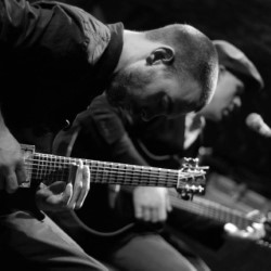 Blues Guitar Duo – Hot Tin Roof