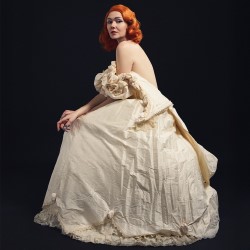 Elf Lyons is The Woman on the Edge