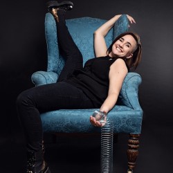 Laura Lexx: Slinky